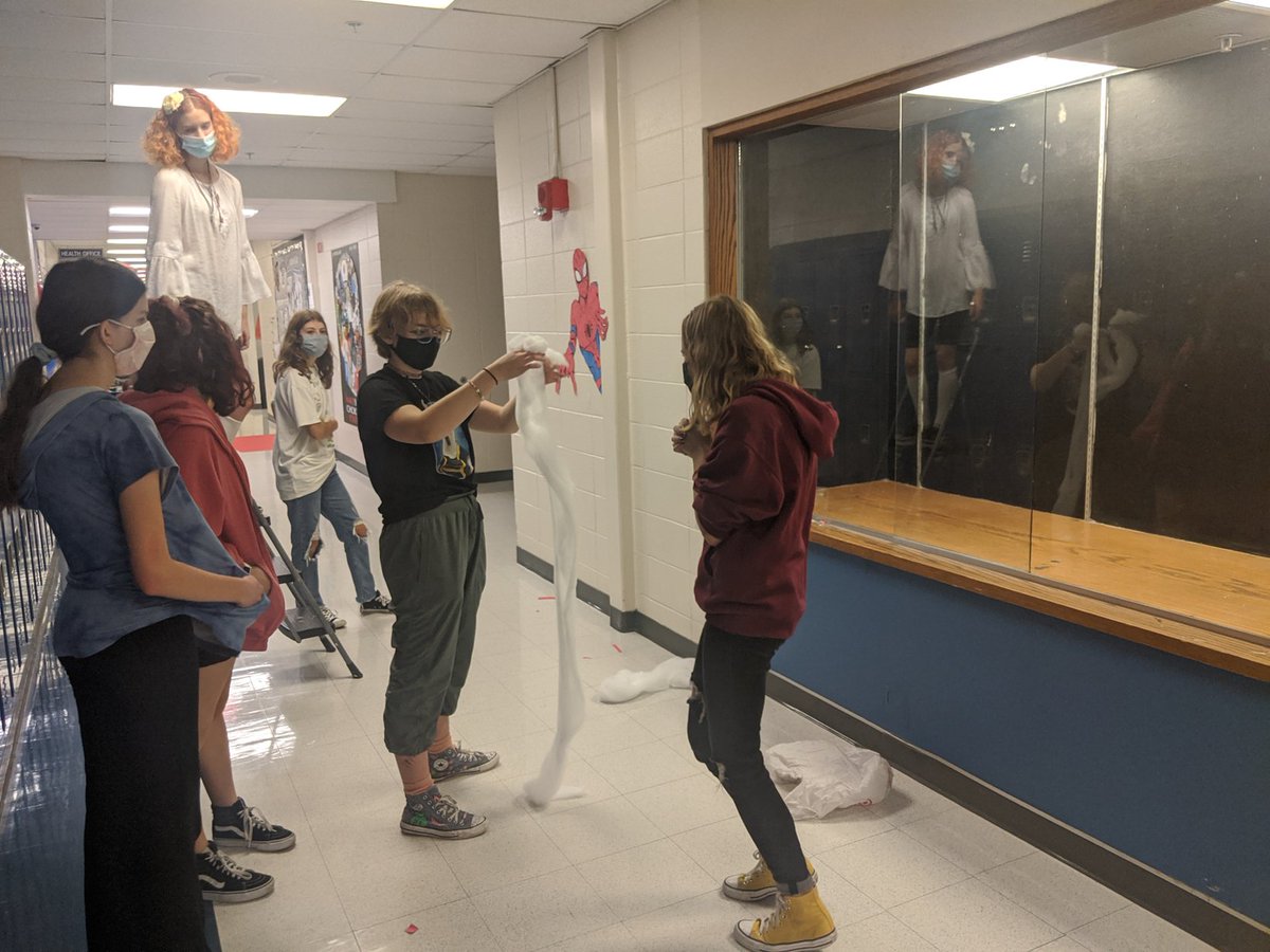 LZHS Art + Design Department tweet media