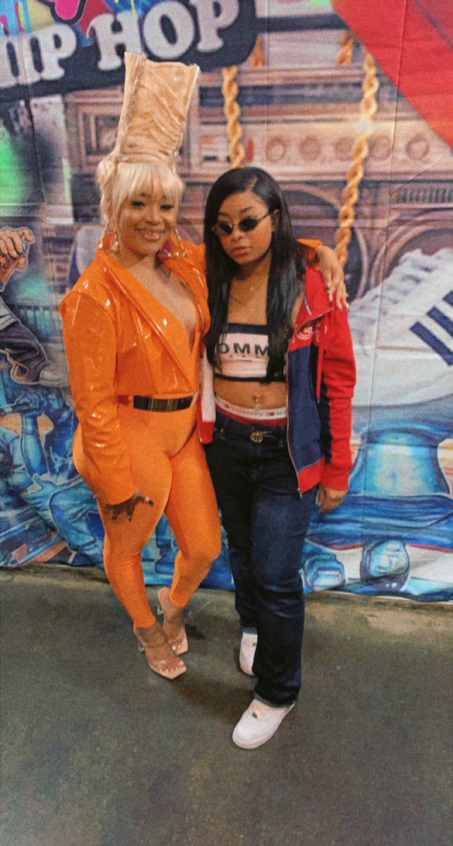 BuySellwAshell's tweet photo. You can’t tell me my bestie and I didn’t understand the assignment‼️‼️
#90sParty #90sBaby #Baps #Neicey #Aaliyah #RIPAaliyah https://t.co/4ewajvBc4f