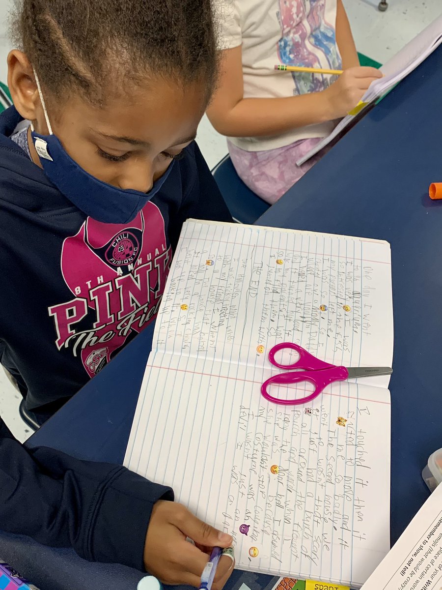 MrJacksonsWorld's tweet image. Some emoji writing, partner fluency practice, guided groups to focus on character, and I Survived book clubs on this rainy Monday! #fourthgrade