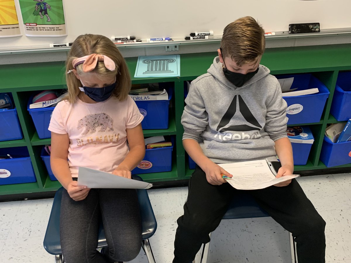 MrJacksonsWorld's tweet image. Some emoji writing, partner fluency practice, guided groups to focus on character, and I Survived book clubs on this rainy Monday! #fourthgrade