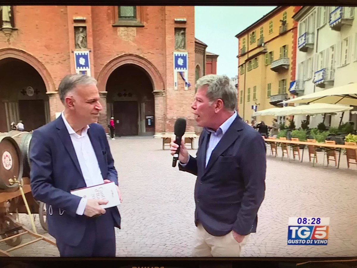 GoWine5's tweet image. Domenica mattina al Tg5, rubrica Gusto di Vino, si è parlato di Go Wine e dei 20 anni appena festeggiati!