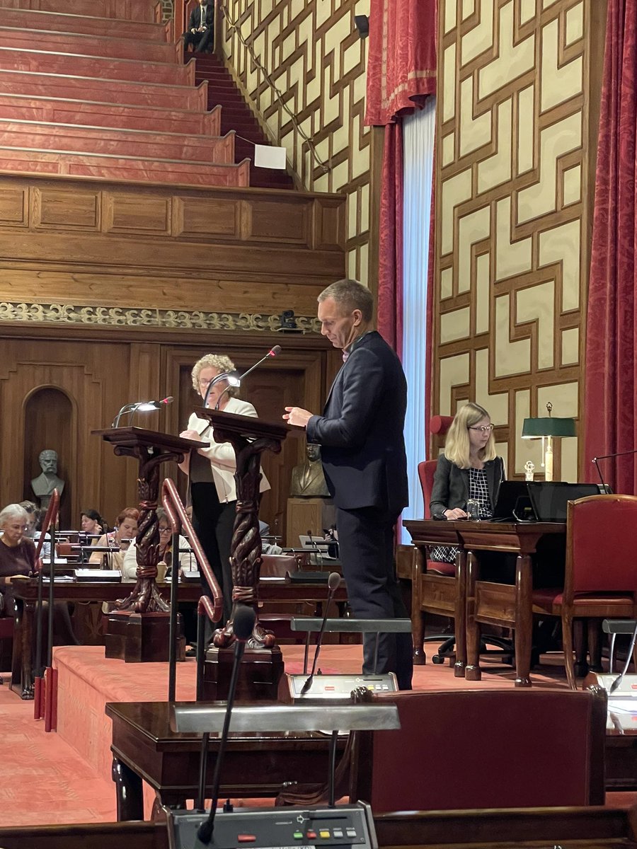 sofiamodigh's tweet image. Äldreborgarrådet @ErikSlottner ger oppositionen svar på tal. -Vi vill att personal inom äldreomsorgen ska vaccinera sig men vi har inte enligt lagen rätt att kräva det eller omplacera - därför borde regeringen göra något åt lagen. @KDStadshuset #08pol #svpol