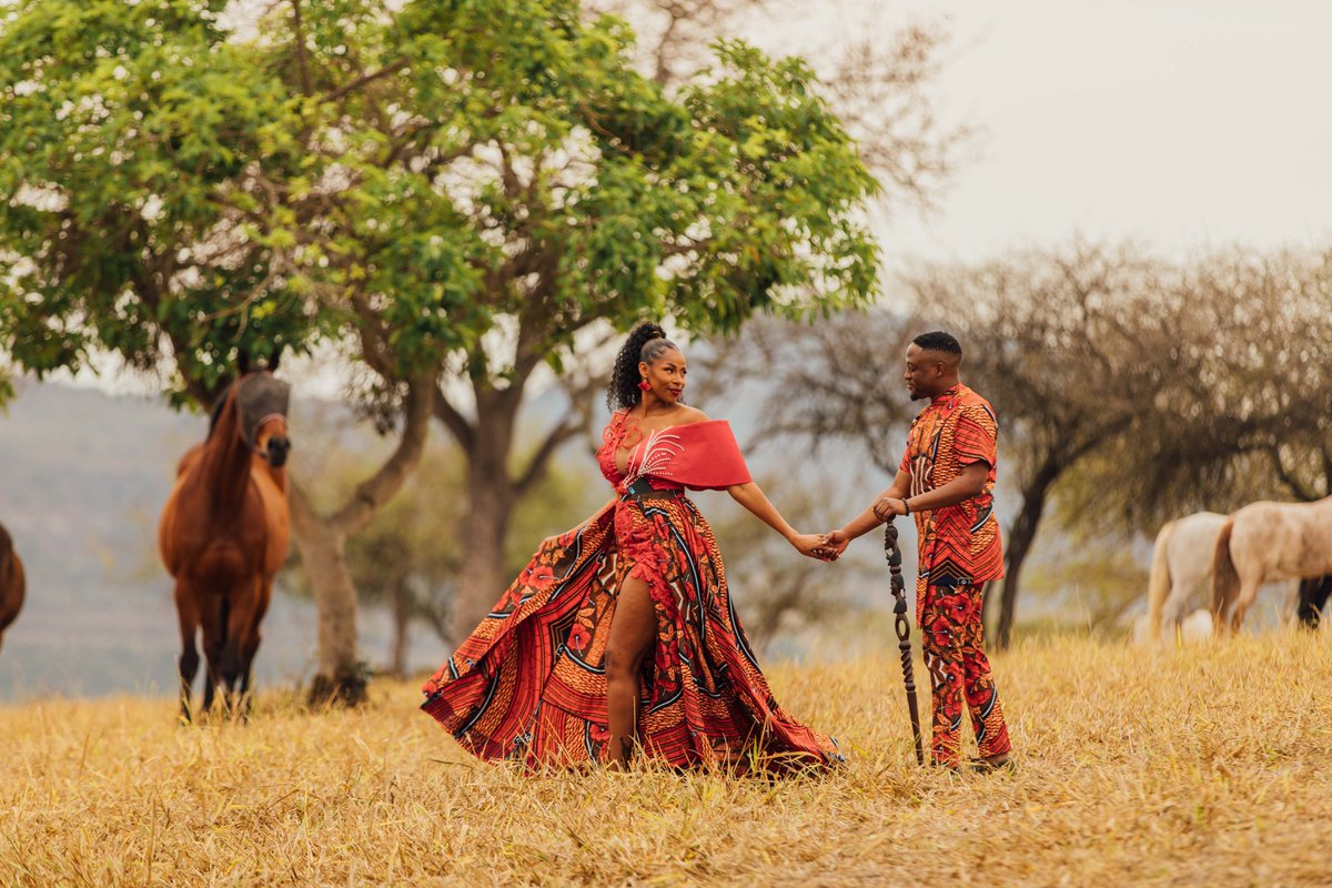 NadineAucamp's tweet photo. Can we just take a moment to admire @being_cindy 😍
I am so wowed by the experience of photographing her lobola celebration the past weekend in Mbombela https://t.co/iZnyukqees