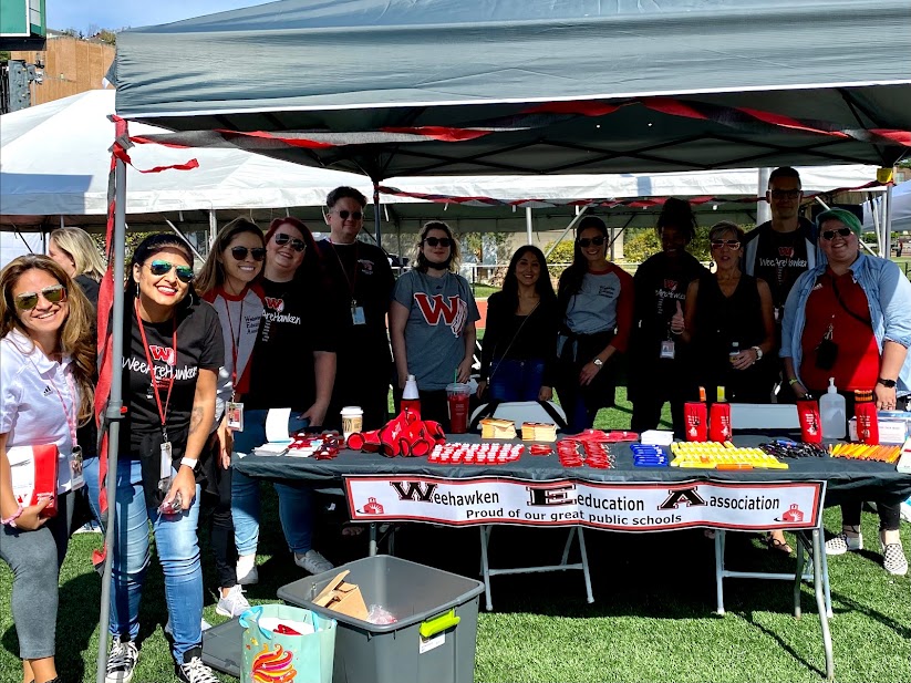 PerryWhs's tweet image. Here's more pics from throughout day. Thanks @bcalligy!!! So happy to work with such devoted people and see so many community members and students #WeeWork #WeehawkenDay2021