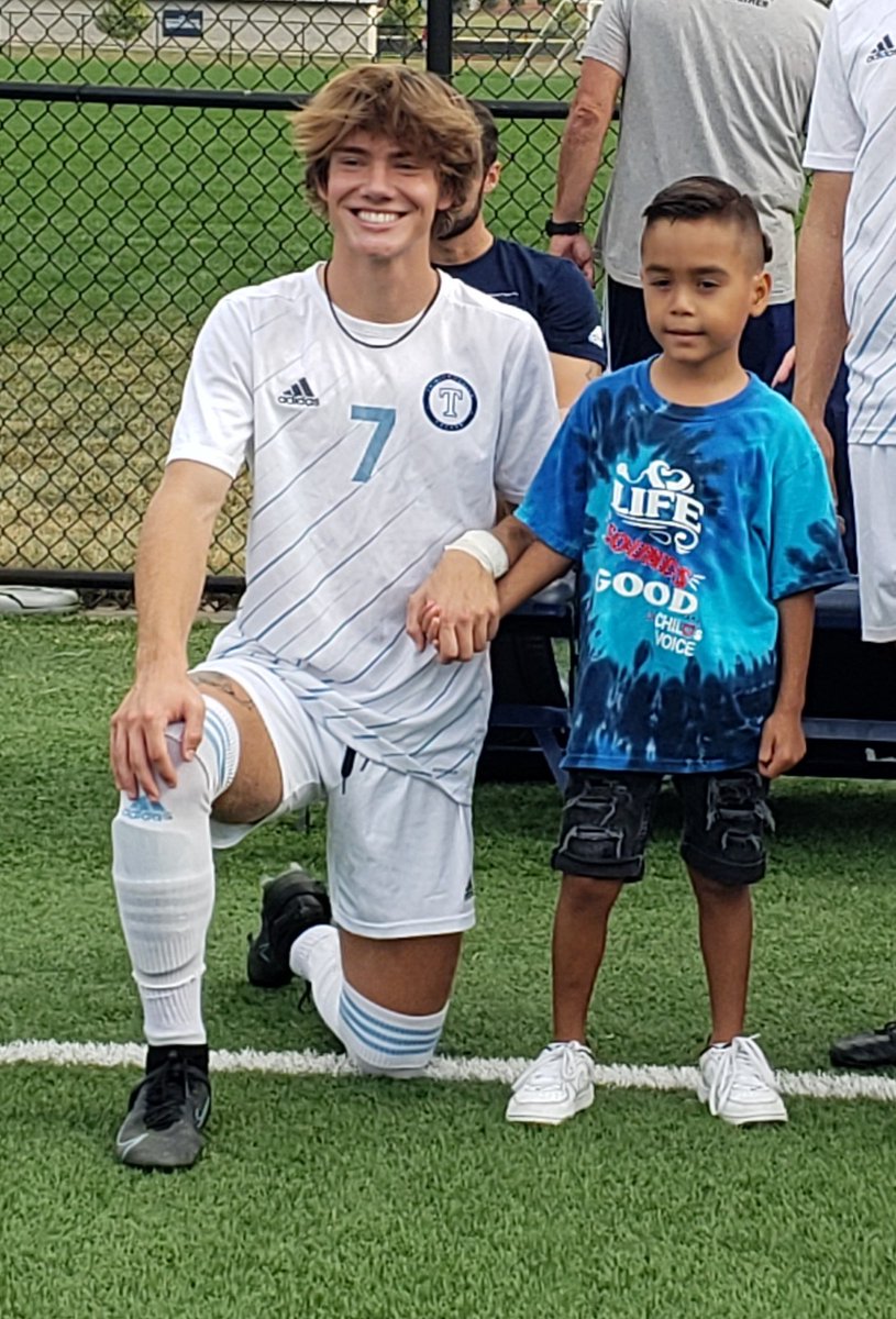 Childs_Voice's tweet photo. Thanks to @TrinityMSoccer for hosting us on Saturday! The team made our kiddos feel so special. Thanks also to the parents who brought hot dogs and these awesome cookies!

#teamwork #community #hearingloss #deafeducation #listeningandspokenlanguage https://t.co/YiCtILLB7W