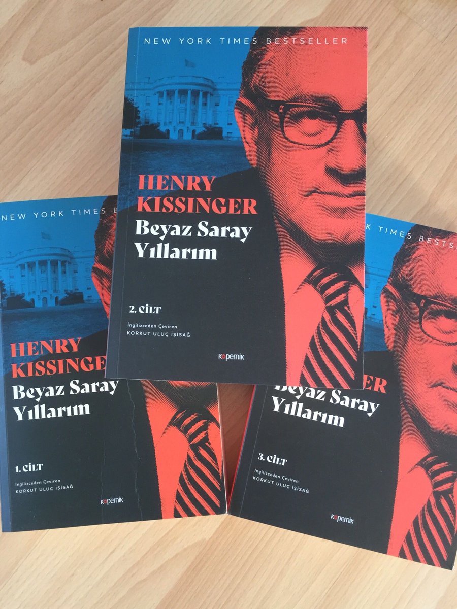 ahbvmutercimlik's tweet photo. 📚 ABD Ulusal Güvenlik Eski Danışmanı ve ardından Dışişleri Bakanı olan Henry Kissinger’ın Tarih dalında Amerikan Kitap ödülünü kazanan eseri “Beyaz Saray Yıllarım” Dr. Öğr. Üyesi Korkut Uluç İşisağ tarafından 3 cilt halinde Türkçeye çevrilmiştir.
➡️https://t.co/9k1khC97Zu https://t.co/9geyaJxlW5
