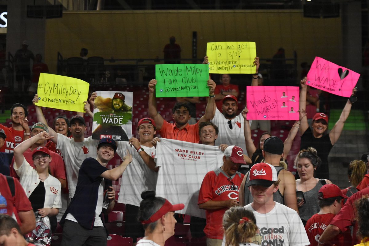 WadeMileyFan's tweet photo. Officially end of the season. Thanks to all who have joined in on the Wade Miley Fan Club, been a ton of fun 👏 https://t.co/h7t4jYzyBq