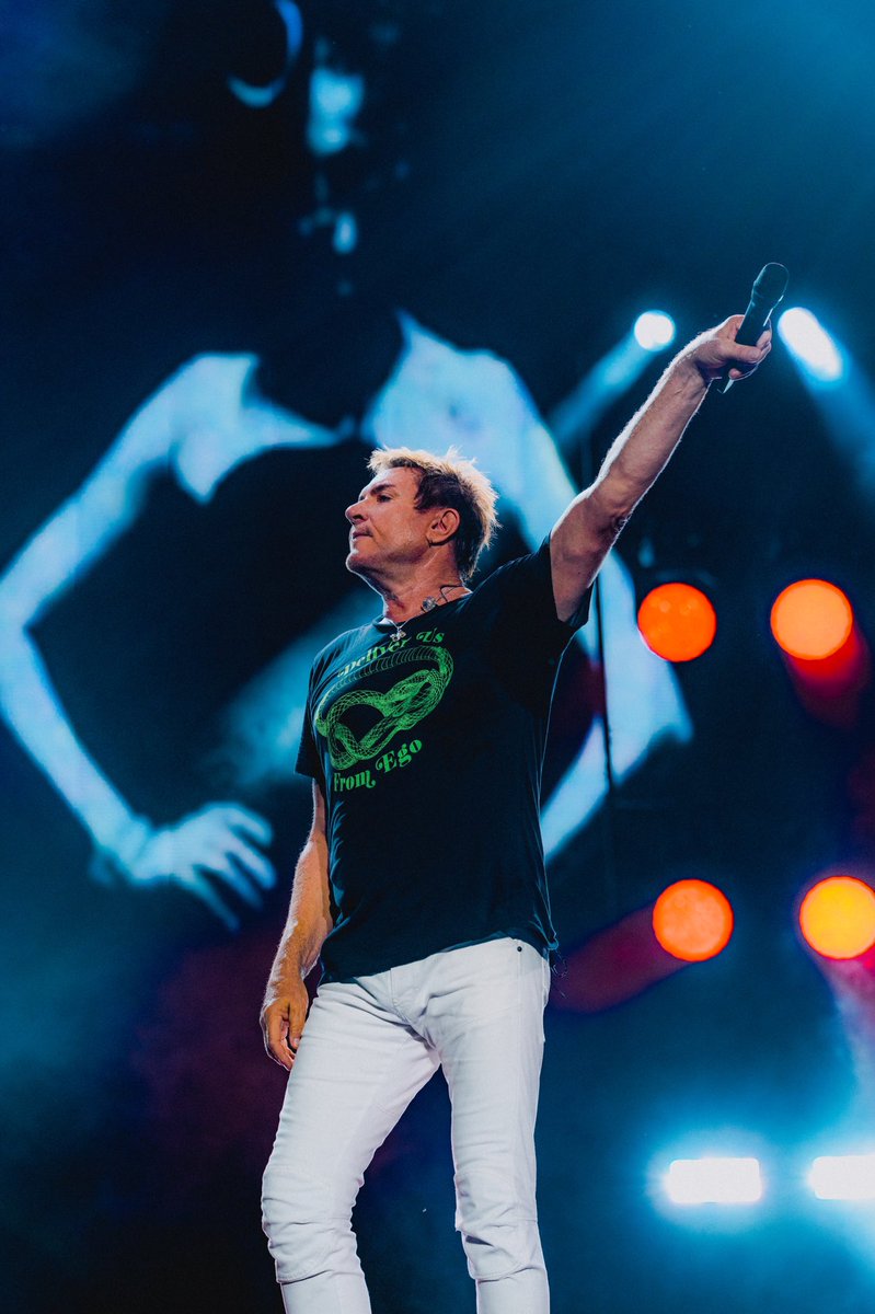 aclfestival's tweet photo. WOW. @duranduran closed out the Honda Stage last night at #ACLFest with a stunning performance. 🙌🙌

📸: Dusana Risovic and Chad Wadsworth https://t.co/vKSZYUKPX8