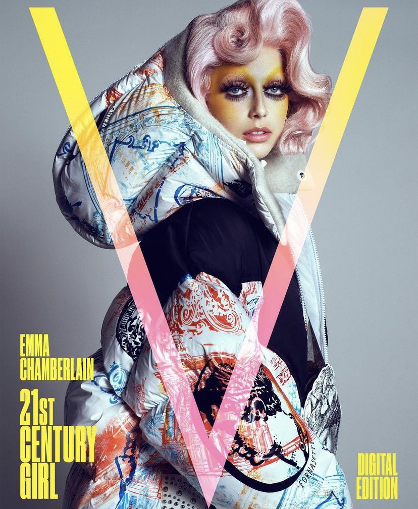 GuoPee's tweet photo. Emma Chamberlain for V Magazine https://t.co/gBMXNlS6ui