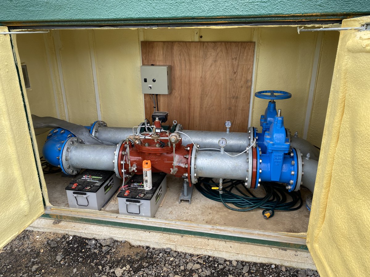 ProfKHiscock's tweet photo. Watch this space. Managed aquifer recharge (MAR) in the Red Crag on the Felixstowe Peninsula. Freshwater pumped from the King's Fleet is infiltrated via a lagoon (dry at present) into subsurface trenches. Test infiltration and recovery starts in November #FRESH4Cs @ueaenv https://t.co/wVjFj7kCOd