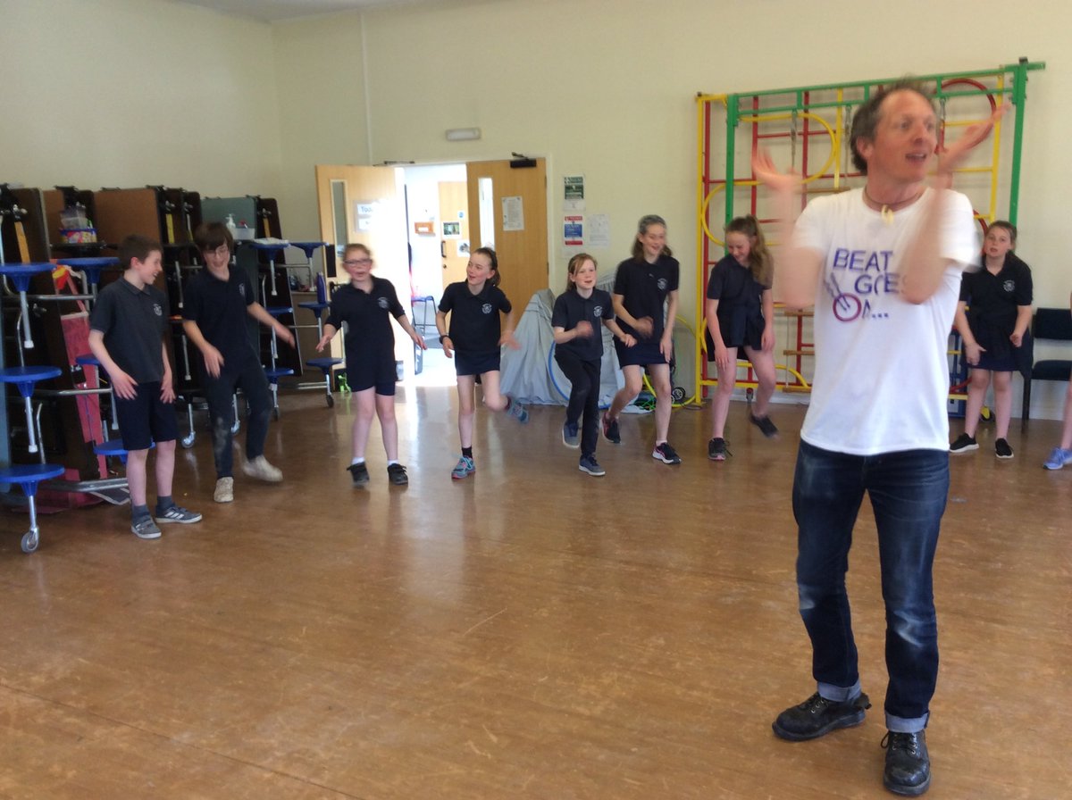 BeatGoesOnUK's tweet photo. Great working with students at @PGS1732 and St Paul's Primary @portsmouthmusic making some awesome solo, small group and whole class #bodybeats 🎶🤟
#candomusic #wemusicteachers https://t.co/cnWMkeD58u