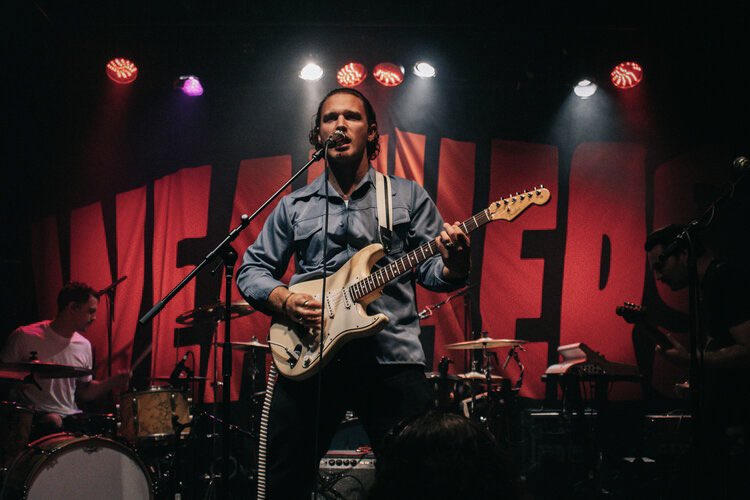It’s no secret that <a href="/Weathersband/">WEATHERS</a>, <a href="/AARONTAOS/">Aaron Taos</a>, and <a href="/KenzoCregan/">Kenzo Cregan</a> were ready for a good time! Still can’t get these songs out of our heads! Check out Nicole’s photos/review:
📸: @nicolejuliette1 

savvagemedia.com/catch-the-show…
