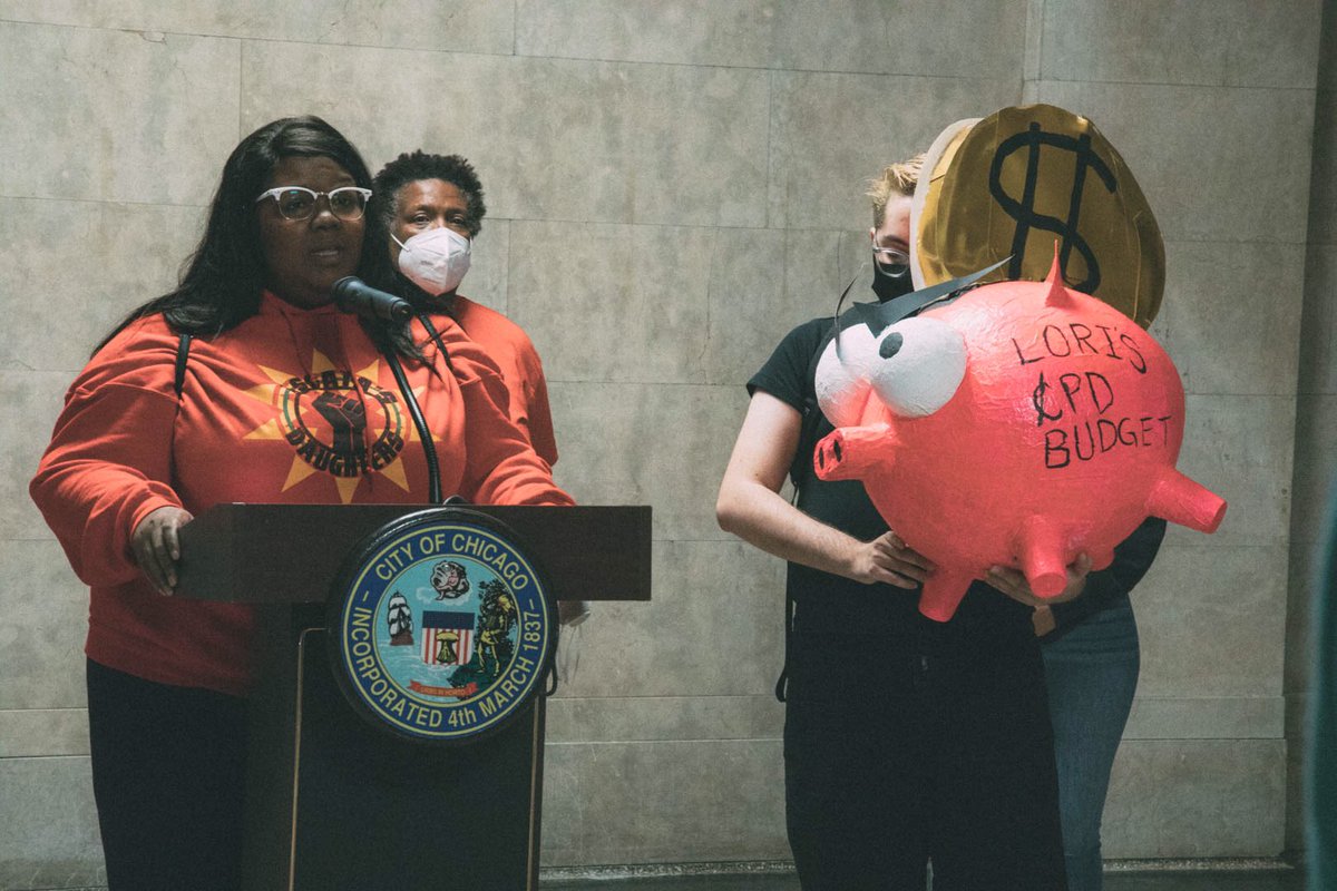 thought_poet77's tweet photo. #StopShotSpotter/A Teach in at City Hall to #CancelTheContract..
______________
@defundcpdchi
#EndPoliceSurveillance #ThoughtPoetsOpinion #dreamtrapping #DefundCPD #loriliefoot
#peacebook #WeKeepUsSafe #ChicagoWithoutPolice #AWorldWithoutPolice #CareNotCops https://t.co/Pa5ReRqVw9