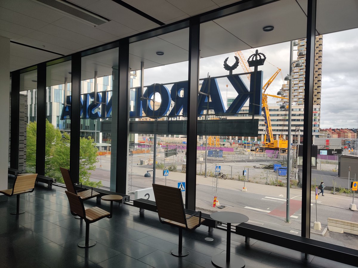 8 olika utvecklare och #UX-experter sökes. Kom och jobba hos oss på <a href="/KarolinskaUnsju/">Karolinska Univ.sjuk</a> se platsannons:  karolinska.se/jobba-hos-oss/… Det byggs IT för framtiden på insidan och byggs hus utanför... #eHealth #ehälsa #uxdesign #devjobs #openEHR #FHIR