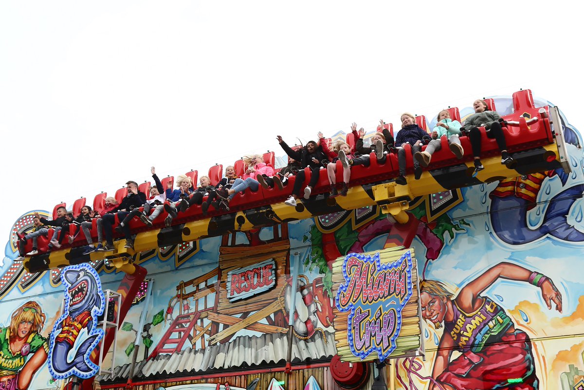 KERMIS, LAMPIONNENOPTOCHT EN VUURWERK GAAN DOOR!
De kermis, de lampionnenoptocht en het vuurwerk die traditiegetrouw plaatsvinden in de week van de Paardenmarkt Vianen gaan door!