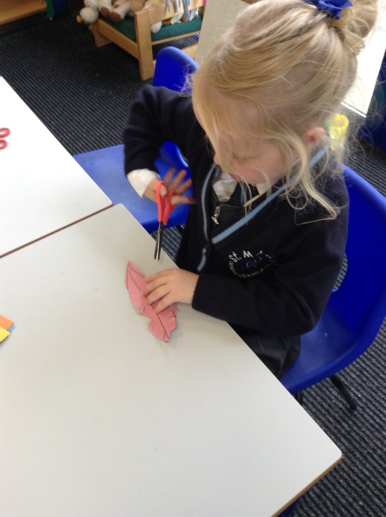 StMarysLS18's tweet photo. Reception have been learning about St Francis of Assisi today, to celebrate The Feast of Saint Francis.
The children have been busy making and cutting out feathers to create a class collage.
#StFrancisofAssisi 
#StFrancis 
#classsaint https://t.co/iX1isLAZfm