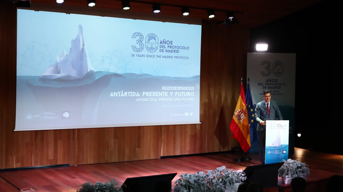 DianaMorantR's tweet image. 🇦🇶 30 años después del #ProtocolodeMadrid, seguimos comprometidos con la protección de la Antártida. Para ello, la ciencia es la mejor aliada. 

España cuenta con dos bases de investigación en el continente helado que cada año acogen al personal de las campañas científicas.