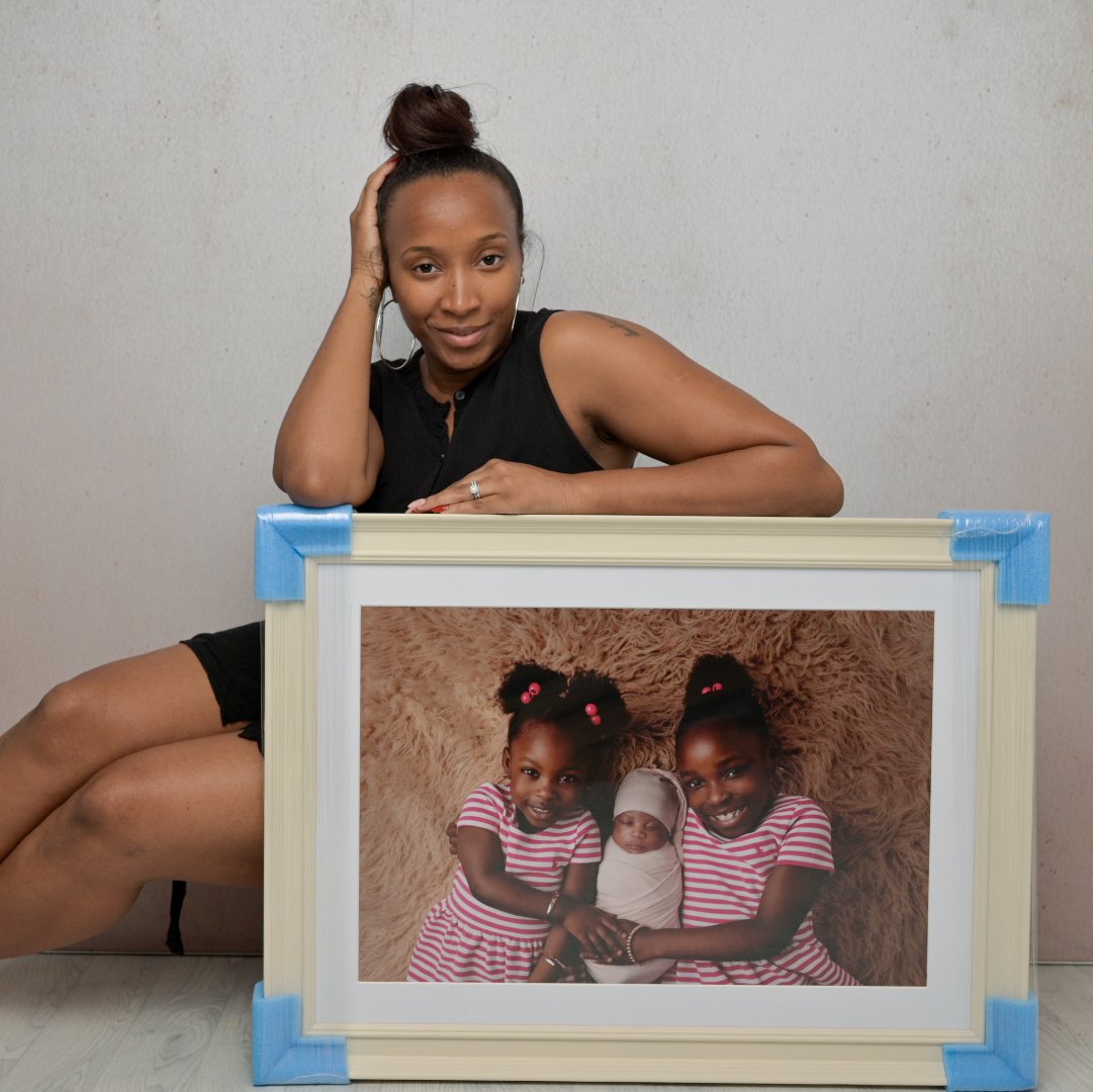 MellzPhotos's tweet photo. I'm Mellz and I am all about capturing my client's special milestone and printing them to exist for generations. Our photographs are a visual document of our existence to tell our stories for over 100 years, not to live on a USB or phone #ExistInPrint https://t.co/WYM6rCGcuf