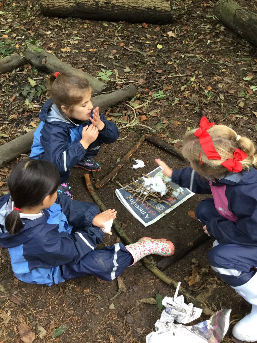 PipersForestSch's tweet image. Year 2 @PipersPrePrep built and lit their own fires today making sure that had the right balance between air, fuel and heat to keep it going for 5 minutes #skills #pipersoutdoors #pipersfun
