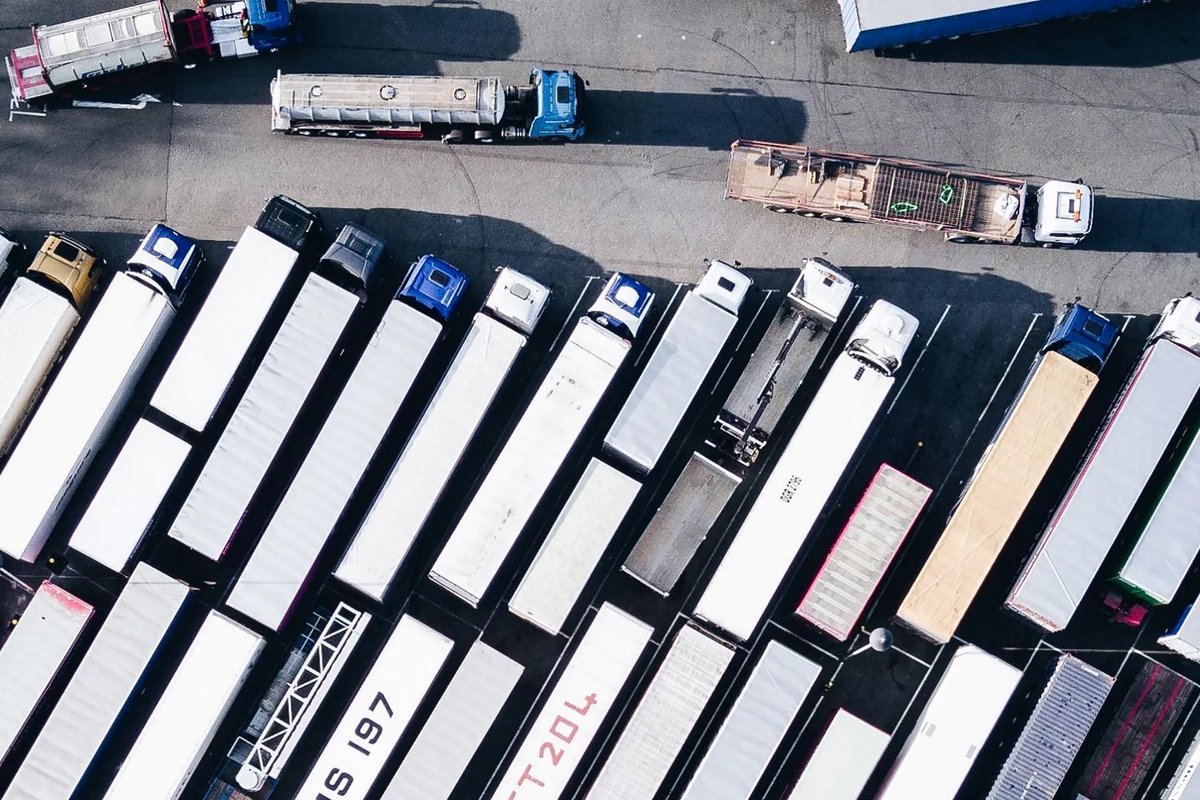 Waar laat jouw transportbedrijf het geld liggen?

Wij helpen al veel transportbedrijven bij 'datadriven' sturen. Lees in deze blog hoe je margekillers ontdekt en wat je daarvoor moet doen:

nl.visma.com/specialisme/tr…