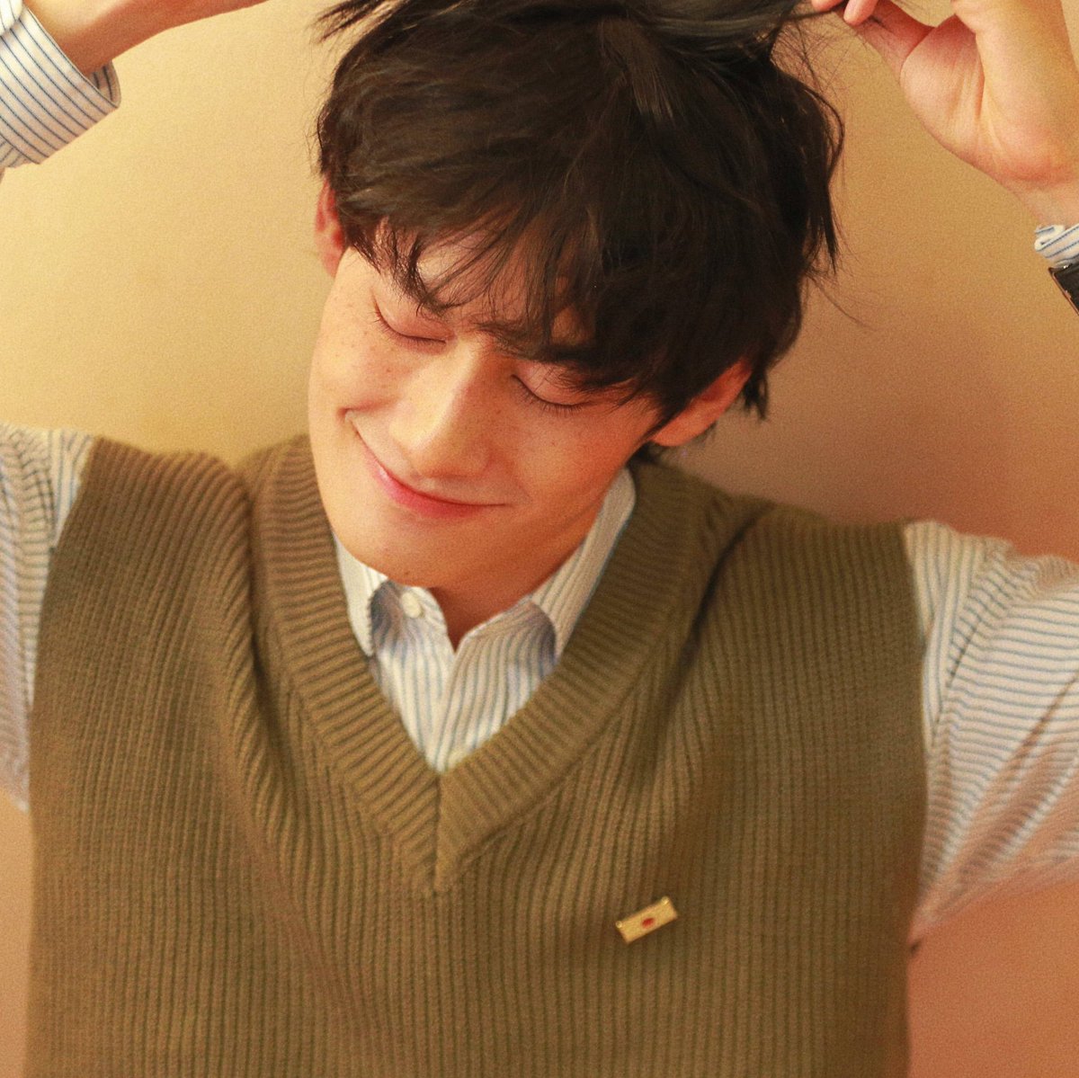 StoryKuancheng's tweet photo. [ STORY : เน็ตไ���ดอล ] #ควานเฉิง

Chat

P : น้องเฉิงมาอัปเดตอีกแล้ววว น่ารักมากๆเลยไม่ไหวแล้ว

Y : จริงงงงง ทำไมน่ารักขนาดนี้

P : น้องกินข้าวกับอะไรอ่ะ โอ้ยแพ้ทาง

Y : [ส่งรูปภาพ]

P : ไปเอารูปนี้มาจากไหน!!

Y : มีคนส่งมาให้

P : โอ้โหทำไมไม่มีใครส่งให้ฉันบ้าง https://t.co/KSDwsbBfrw