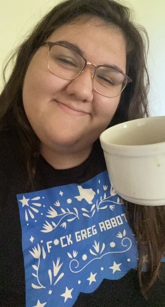 0liviajulianna's tweet photo. Good morning Texas! How do y’all like my shirt? https://t.co/x4jugdhqQd