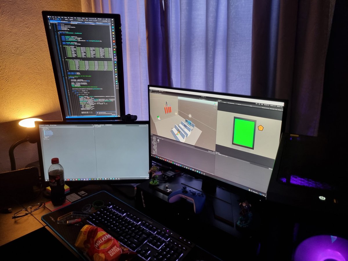 UoCGamesDevSoc's tweet photo. We're in the last stretch now... That means another screen check is in order 👀
#LudumDare #gamedev #games #indiedev #UoChester #videogames https://t.co/pBK8ioBiMv