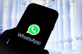 revistavistazo's tweet photo. 🚨 Usuarios reportan caída masiva de #Facebook, #Instagram y #WhatsApp. Coméntanos ¿Tienes problemas con estas aplicaciónes? https://t.co/XAlTqC69kx