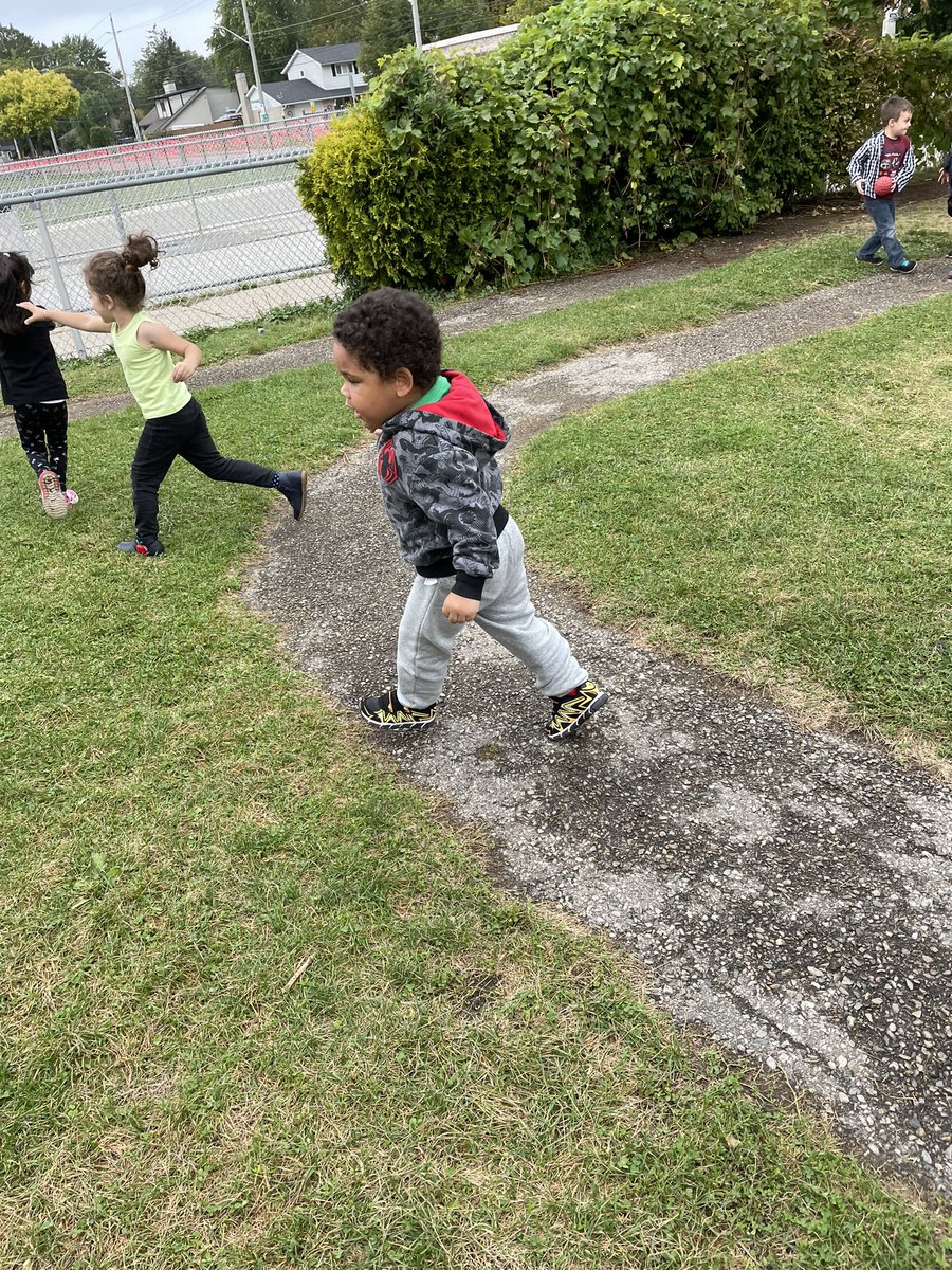 DaynaMoro's tweet photo. Just getting our exercise in @GlenwoodGriffin https://t.co/Hv9hbzqnLg