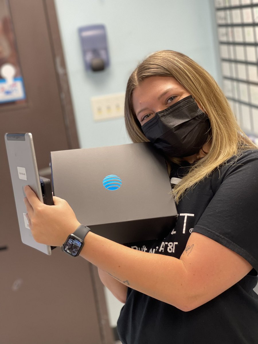 .<a href="/Morganatt716/">Morgan</a> getting Amherst started with a TV! 📺 #LifeAtATT <a href="/ATT/">AT&T</a> @KirstenATT <a href="/Kthompson0313/">Kim</a> <a href="/DennisJFosterJR/">Dennis Foster</a> <a href="/judy_cavalieri/">Judy Cavalieri</a> <a href="/TrishaTCostanza/">Trisha Torres Costanza</a> <a href="/DIRECTV/">DIRECTV</a> #DirecTVStream