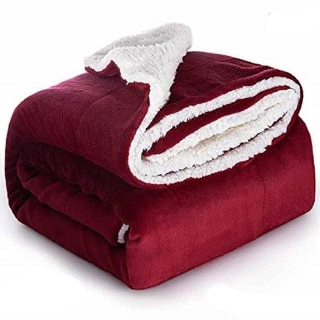 RitazCollection's tweet photo. Warm fleece blankets available in different colors and designs (those with white and without ) 

Can be used in the bedroom,sitting room and when traveling 
Price …………………………100,000/=

Please call or WhatsApp 0772451472 for deliveries 
We deliver at a fee https://t.co/nGiEda9Pia