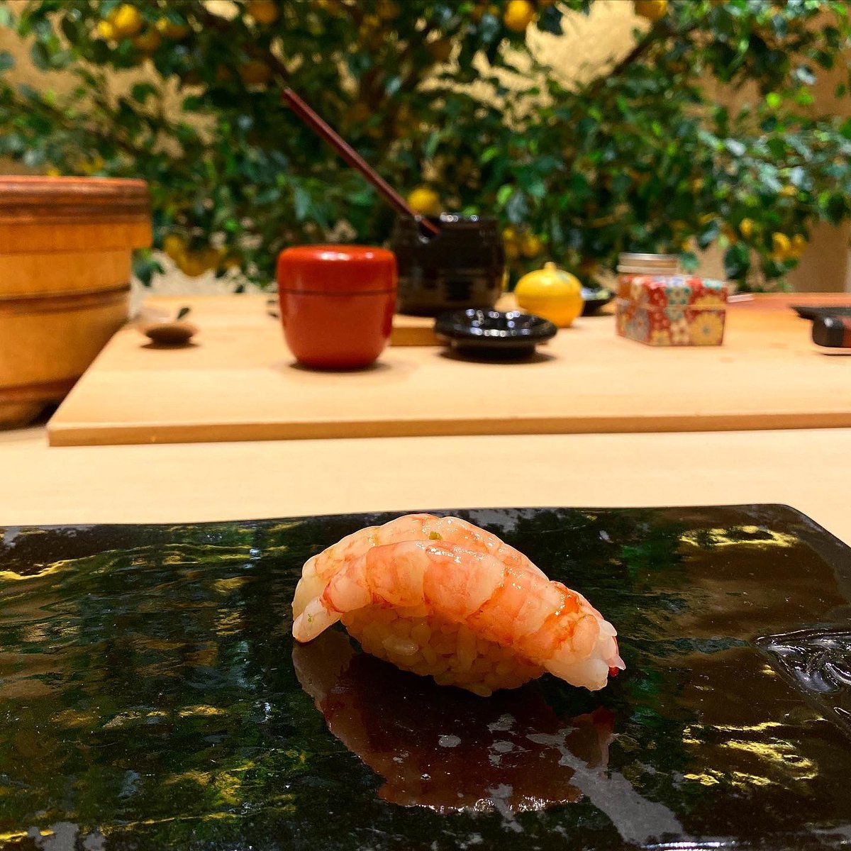 sundaeboyyy's tweet photo. วันก่อนไปกิน Yuzu Omakase คืออร่อยจัดๆเลยย ปกติเป็นคนไม่ได้ชอบทานดิบมากแต่อันนี้คือทานได้โอเคมาก ฟีลกู้ดจัดๆ อันนี้เราทานแบบ 12 คำแต่รวมของหวานรวมนู้นนี่นั้นอีกหลายอย่างสรุปคืออิ่มพอดี อร่อยจิงงง บริการดีเยี่ยม ไปตามมได้!!
@aroii @kin24hrs @Review_Thailand @ReviewAroii https://t.co/a6YfnxqAkt
