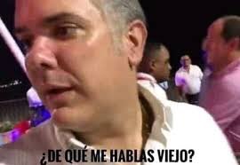 FelipeAguilarNV's tweet photo. Los que usamos iMessage en iPhone leyendo que se cayó WhatsApp: https://t.co/Zmo75WurtL