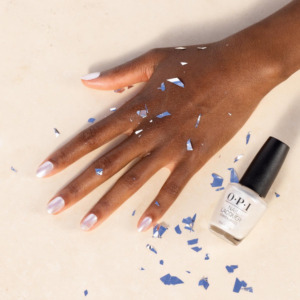 OPI_PRODUCTS's tweet image. We're capping off our 40th anniversay year with #HappyAnniversary. 🎉 This glittery silver was made in 2006 to ring in our 25th year, and now we're celebrating 4️⃣0️⃣! #40YearsofColor 

Shop this Shade: bit.ly/3zWAoJf