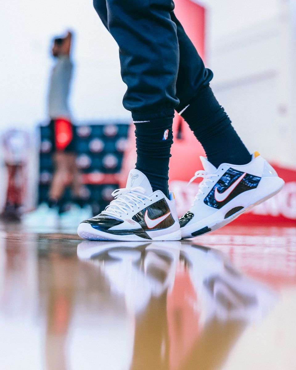 chicagobulls's tweet photo. DeMar bringing the 🔥 kicks during training camp! https://t.co/OJYE4C6iwt