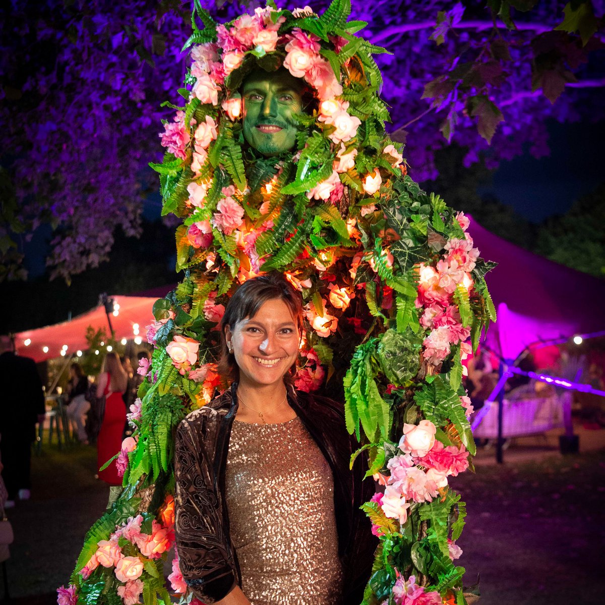 henleyfestival's tweet photo. Those Magnificent Men flying around, Rustle effortlessly strolling, The Gentlemen getting up to silent mischief and life size Elephants on Parade - all in a day at Henley Festival! β¨
Who have been your favourites? π΅ππ«
#HenleyFestival #EveryonesaVIP #40thAnniversary https://t.co/seFFJzwzLb