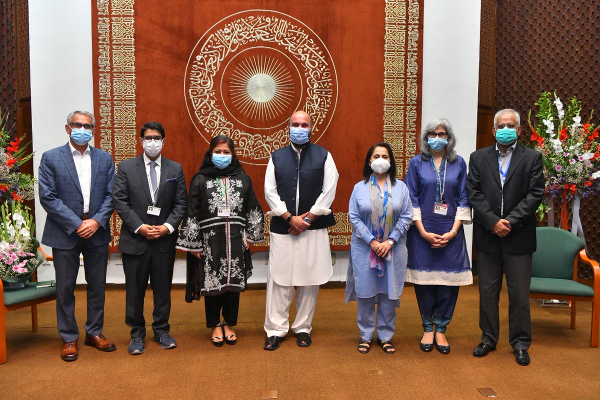 AdilHaiderMD's tweet image. Great having Health &amp;amp; Finance Minister, KP @Jhagra visit &amp;amp; tour our @AKUGlobal Stadium Road campus today. We have so much to learn from KP’s Sehat Card &amp;amp; the province’s efforts to achieve a #UniversalCoverage system. Looking forward to having him share his knowledge again with us