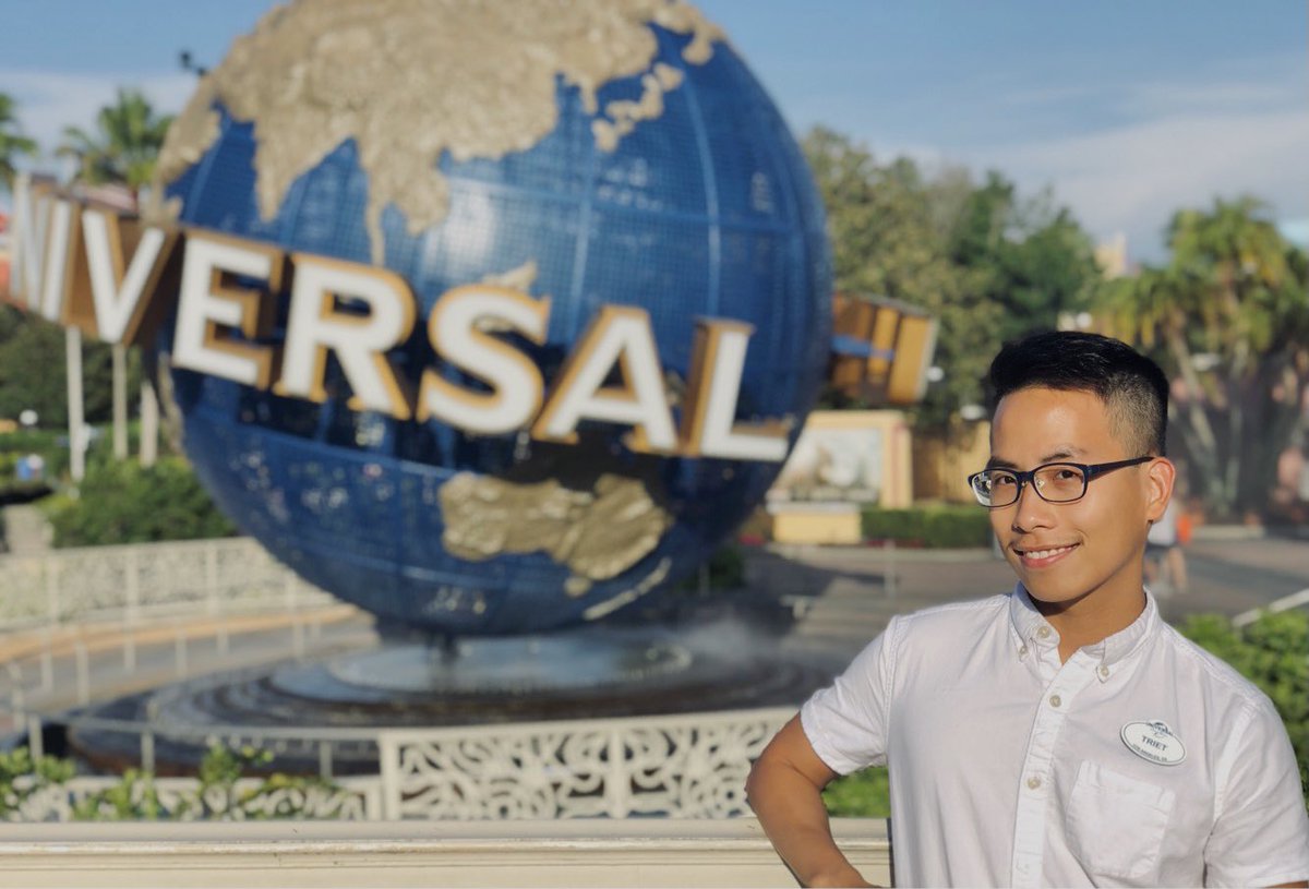 trietknguyen's tweet image. Trust me when I say it was a life-changing photo 💙🌎 #UOTeamMember #UniversalCreative