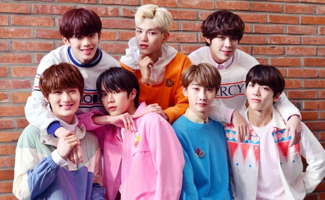 [‼] BG Verivery (베리베리) on a recent VLIVE sang MINO's Run Away during karaoke in celebration of their 1000th Day🥰👞👞

▶️vlive.tv/post/0-25764606

#MINO #송민호 <a href="/official_mino_/">official_mino_</a>위너 송민호 
<a href="/yginnercircle/">OFFICIAL INNER CIRCLE</a>