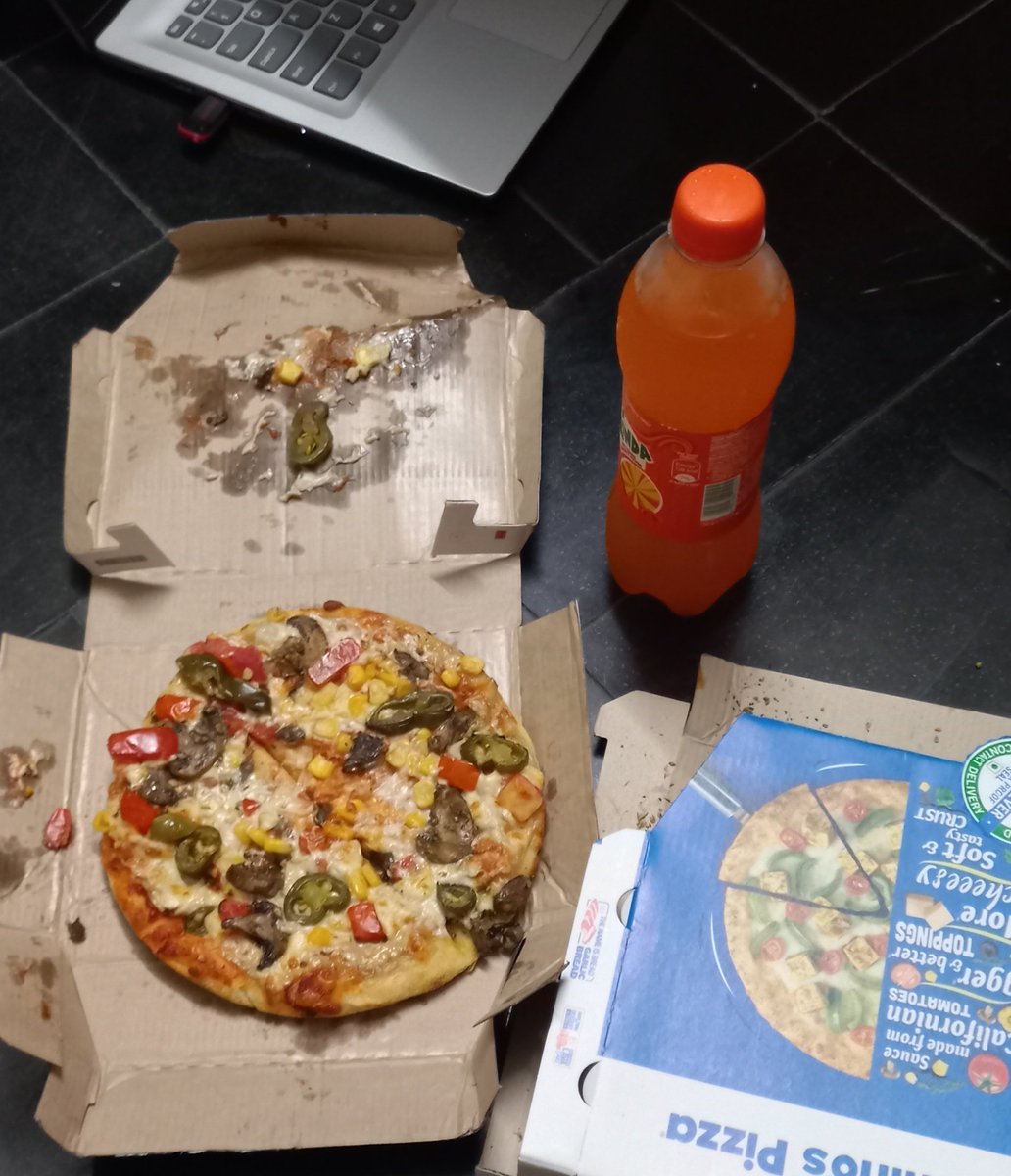 gopalvs07's tweet photo. 1st time decided not to order from @pizzahut &amp; tried @dominos disappointed how can deliver with rotten vegetables, smells very bad. you made first experience worst experience @dominos 
Dominos Mumbai - 400 034 https://t.co/ccEKIwzaFQ