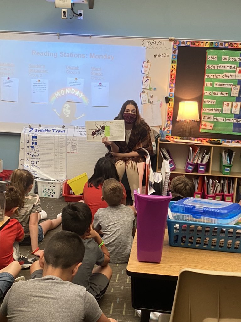 dwheeler's tweet photo. Explicitly stopping to model and engage in read-aloud!😍@penton_jennifer #risdlearns #bsecubs https://t.co/3pVSXFoRVE