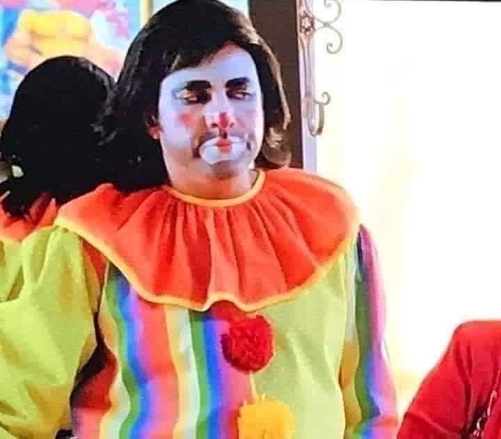 *Se cae WhatsApp, Instagram y Facebook*

Yo reseteando mi celular: