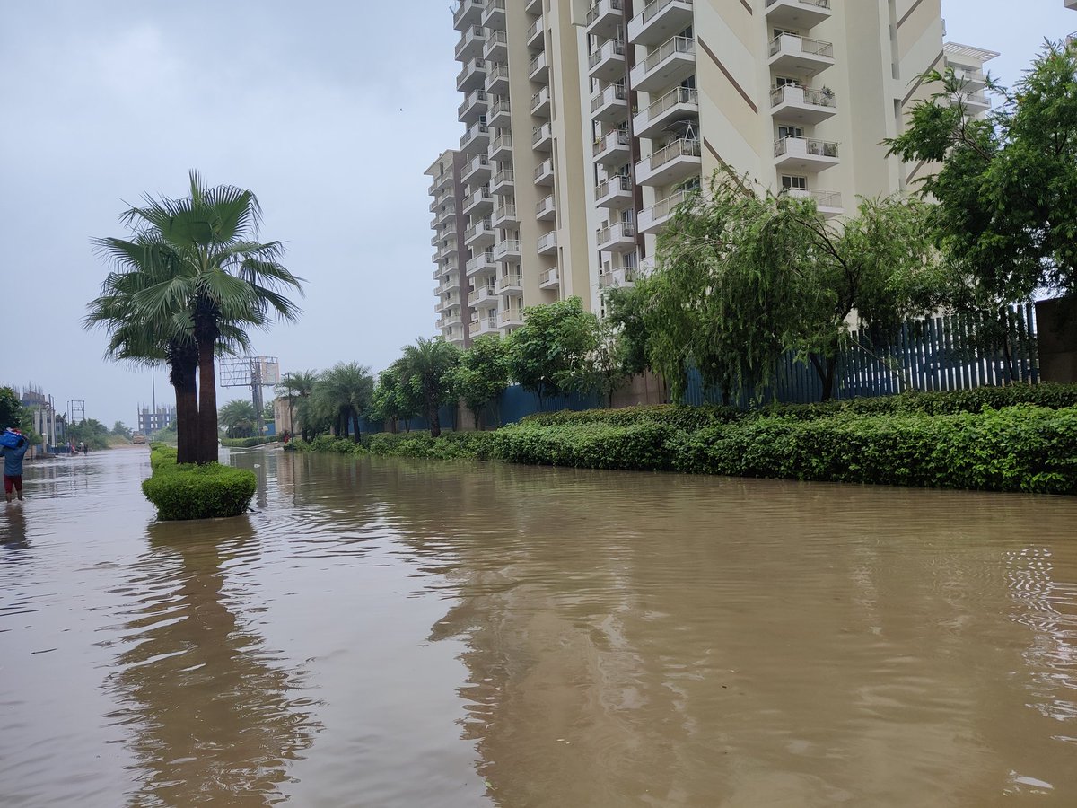 HarshBajaj29's tweet photo. @PankajBansalM3M @timesofindia @TimesNow I have been waiting for a reply on an email since past 10 days..do your employees even look at their emails? Is there a protocols within which they reply to emails? What is the standard of your service..just as good as your project quality. https://t.co/thZgZKaNvM