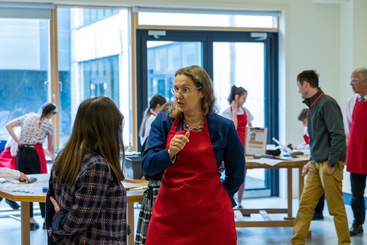 A pleasure to show <a href="/SusanAclandHood/">Susan Acland-Hood</a> the fantastic careers programme at <a href="/CowesEC/">Cowes Enterprise College</a> this morning.

Great demonstration of a school working with their Careers Hub to deliver world-class careers education, linking the curriculum to the local economy.