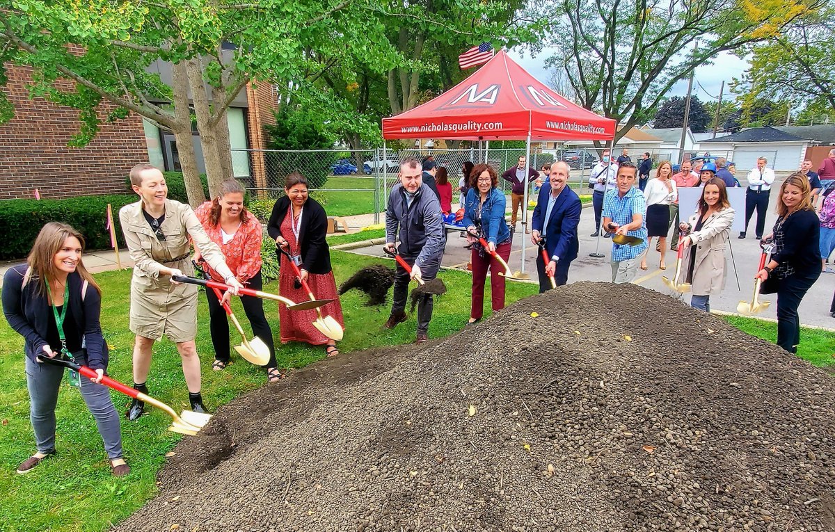 NTDSE's tweet photo. We break ground together!

Today our school districts, board members, community, staff, and students celebrated the start of our Molloy School renovations. 

#NTDSEmpowers #Inthistogether https://t.co/51Lvjuu9D7