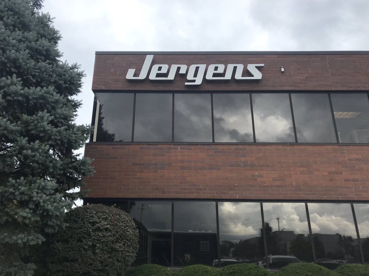 JoyceSwanke's tweet photo. When I saw a machine running @JergensInc that had 16 different machining stations to make a part, I remembered why I chose #manufacturing as a career way back when I got my Industrial Engineering degree @Mizzou.  So cool! @WomeninMFG #WiMSUMMIT https://t.co/7epvjE2Hhy