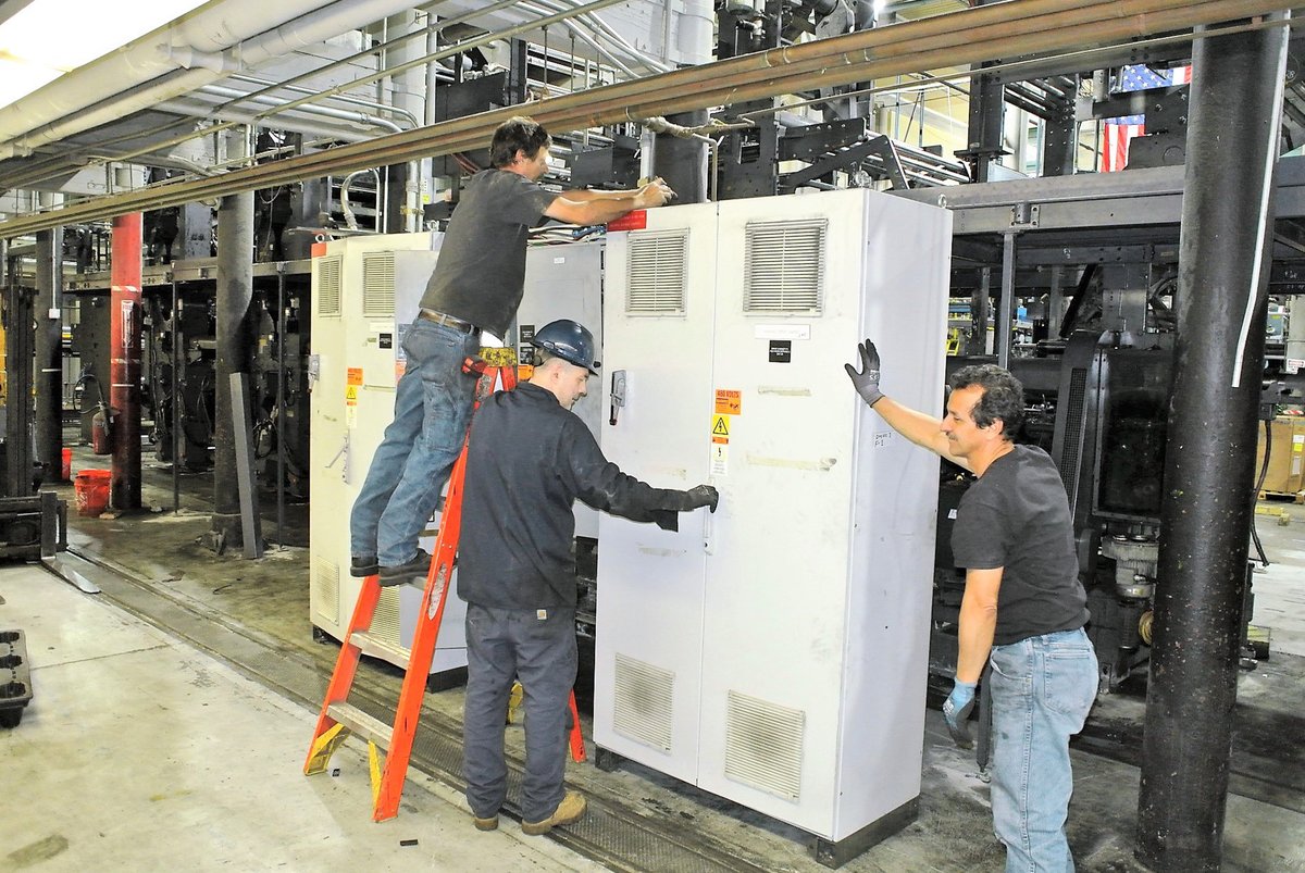 It's like POETRY IN MOTION as the crew speeds along ahead of schedule with the 2012 Goss SSC press installation. The high quality Press in Pittsfield includes 4 towers, 2 folders, 4 three-wide assemblies, 2 tandem splicers, a level-2 control system with remote inking and 2 desks.