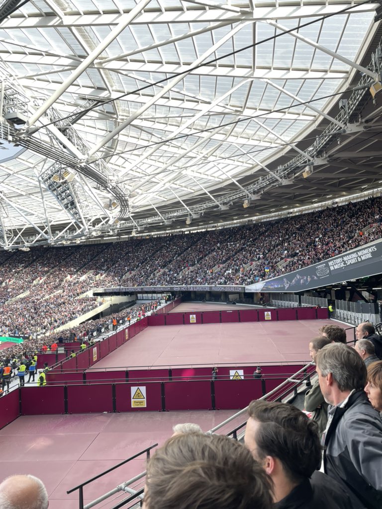 PinceyKeeble1's tweet photo. I don't remember these trampolines in the artists impression shown to us by @karren_brady does anyone else? @davidgold @talkSPORT @JimWhite #GSBOUT #WHU #COYI ⚒️ https://t.co/c6y0FCOjsb