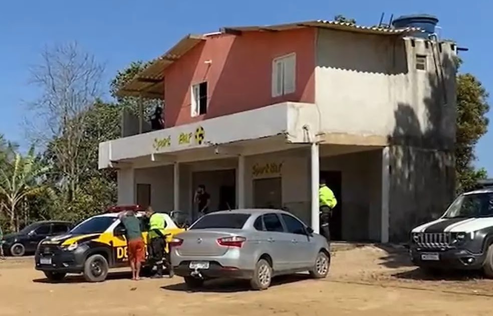 ipu_noticias's tweet photo. Quatro pessoas são mortas a tiros em chacina em Guaraciaba do Norte https://t.co/gXzPZpugp9 #Guaraciaba_do_Norte #IBIAPABA #REGIONAL https://t.co/NnuR5bhG6f