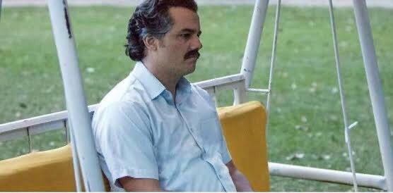 fighaaa_'s tweet photo. Me waiting for WhatsApp, Facebook &amp; Instagram to fix their problem 😓 #WhatsApp #facebook #instagramdown https://t.co/v8KjQiaO7L